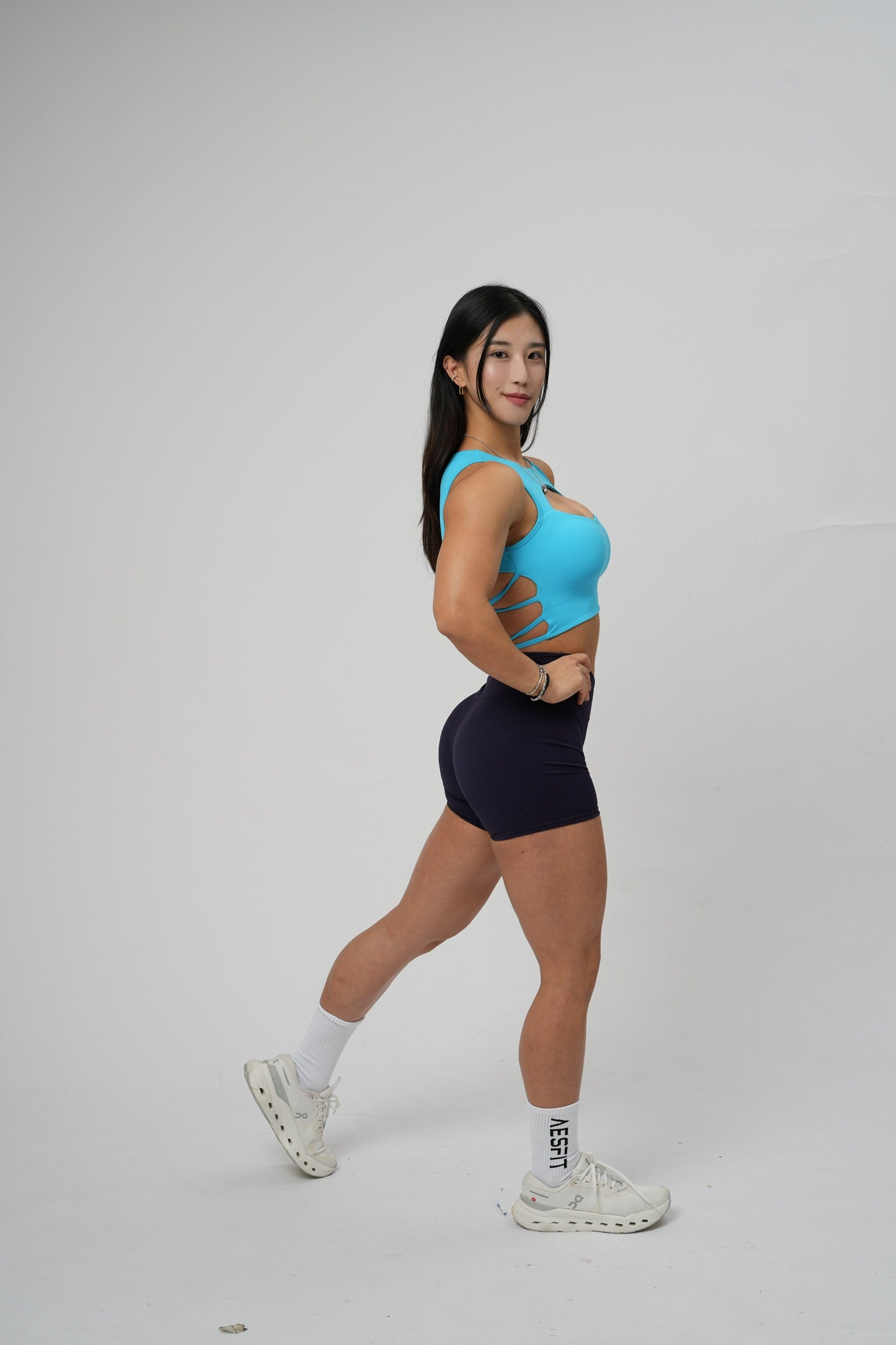 Aura Keyhole Breeze Cross-Back Crop